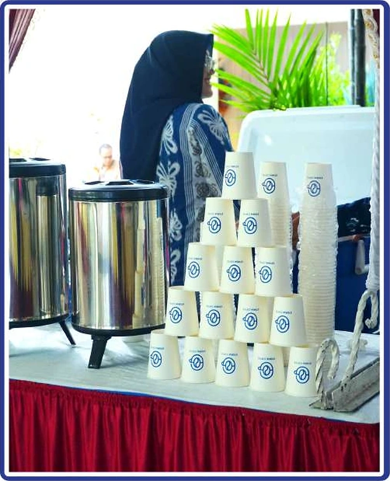 Susunan paper cup Storia Coffee di acara